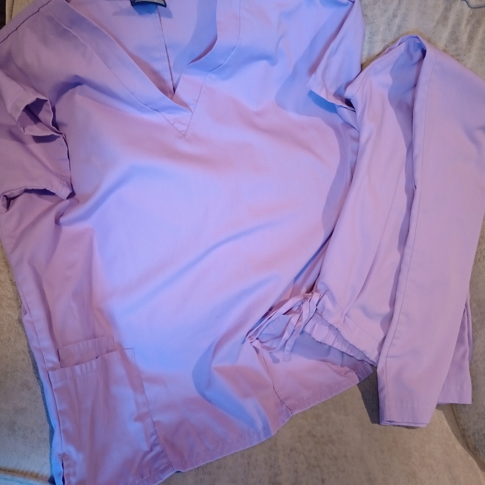 Scrub set